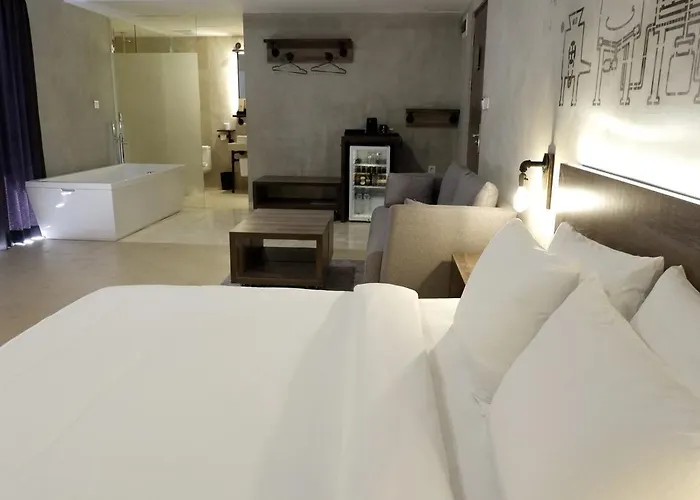 Red Planet Bay Hotel