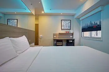 Hotel Red Planet Bay 3*