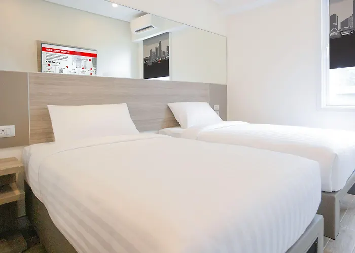 Hotel Red Planet Bay 3*