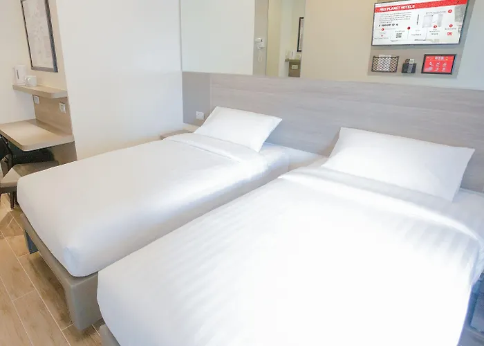 Red Planet Bay Hotel